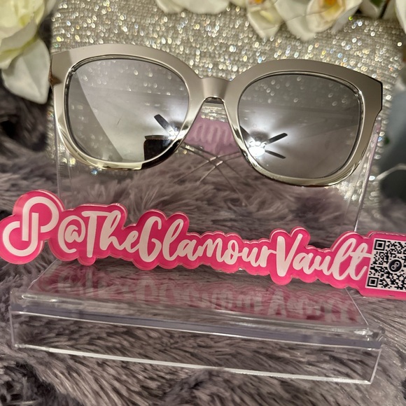 DIOR Silver Oversize Sunglasses Gorgeous Design on arms!! SO TRENDY RIGHT NOW! - Picture 11 of 13